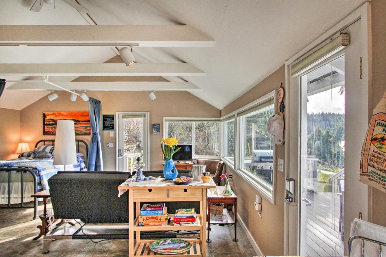 Idyllic Waterfront Cottage With Beach And Sunset Views Port Townsend Exteriör bild