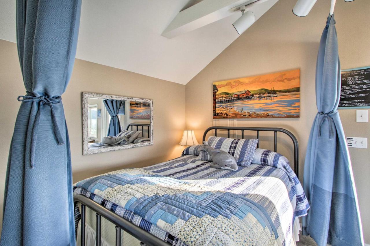 Idyllic Waterfront Cottage With Beach And Sunset Views Port Townsend Exteriör bild