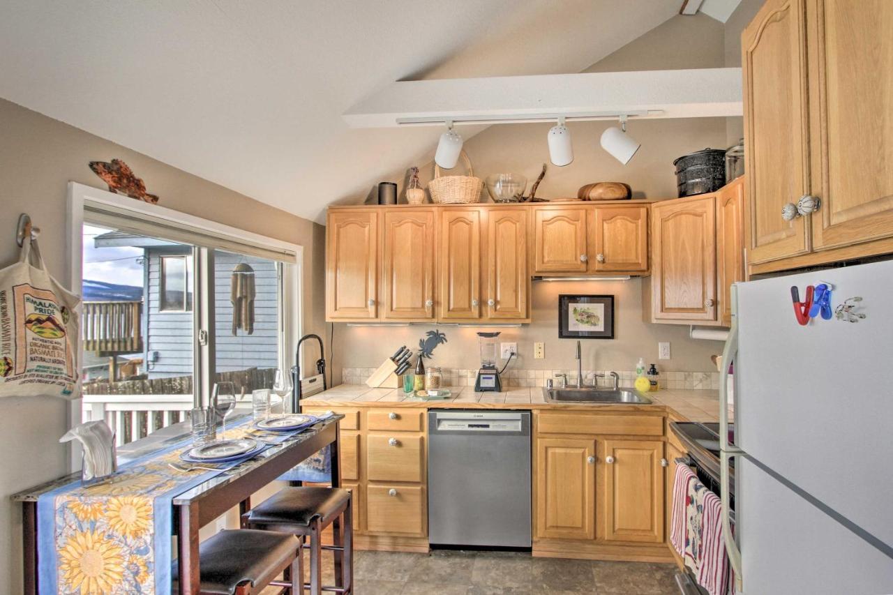 Idyllic Waterfront Cottage With Beach And Sunset Views Port Townsend Exteriör bild